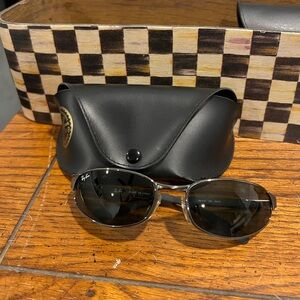 Ray-Ban Black Sunglasses (RB3142)